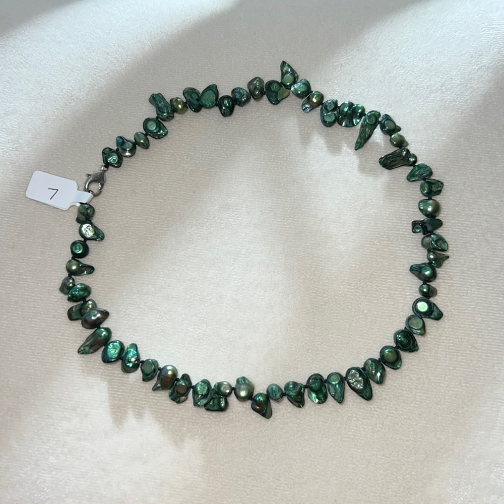 No.7 green mother of pearl necklace